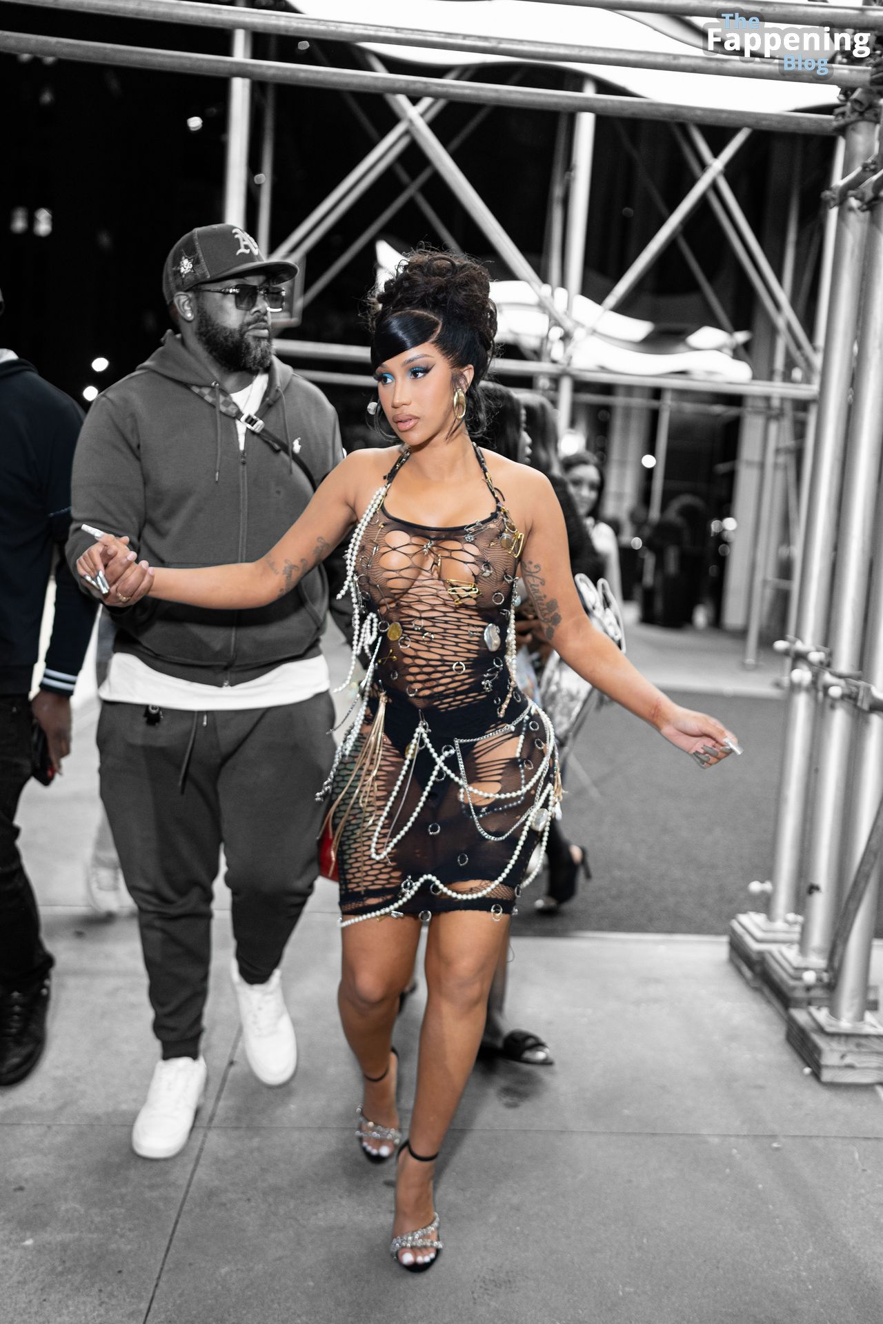 Cardi B Displays Her Curves In A Hot Outfit In New York 13 Photos