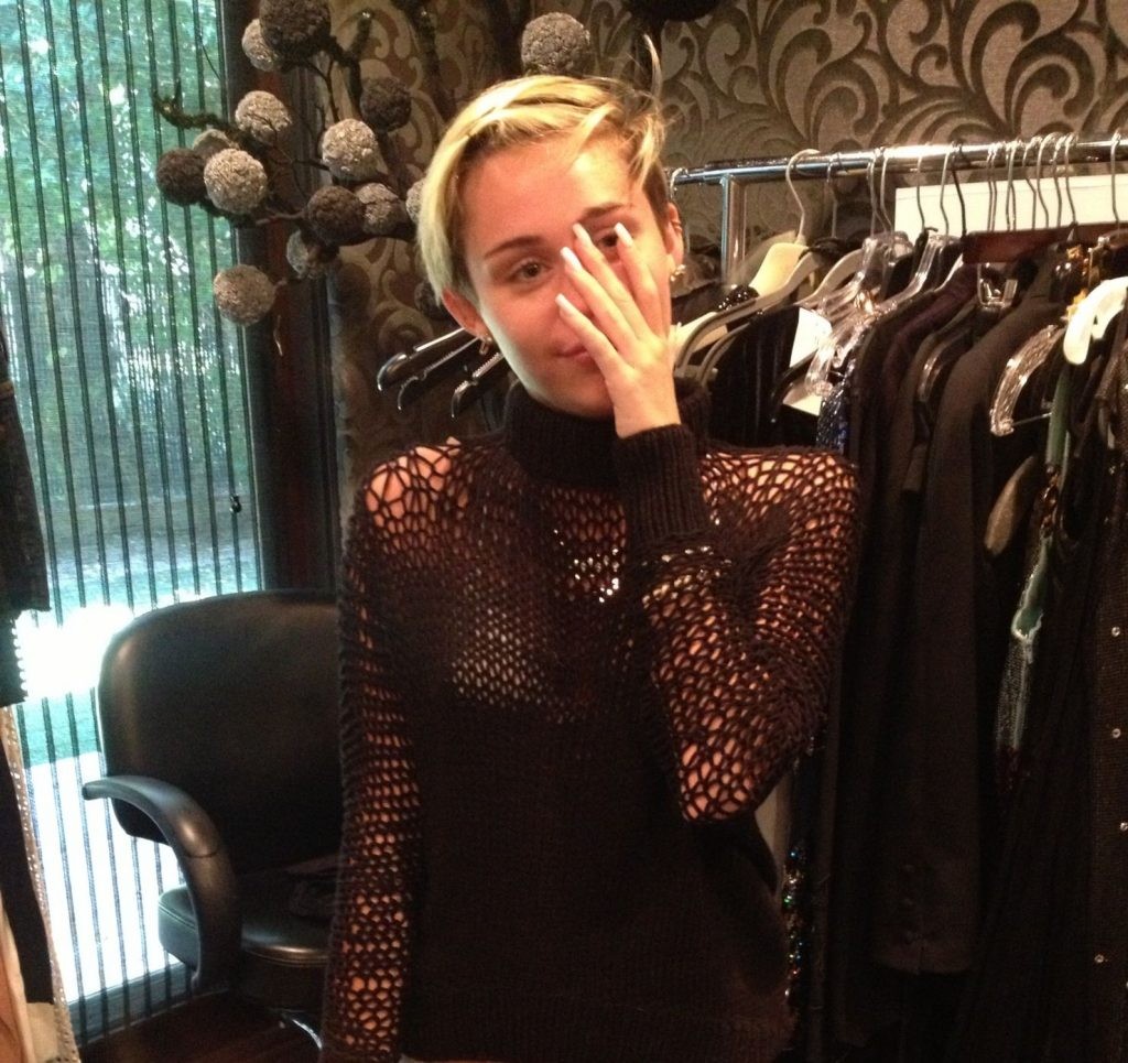 Miley Cyrus Leaks 30 Photos – ͡° ͜ʖ ͡° The Fappening Frappening