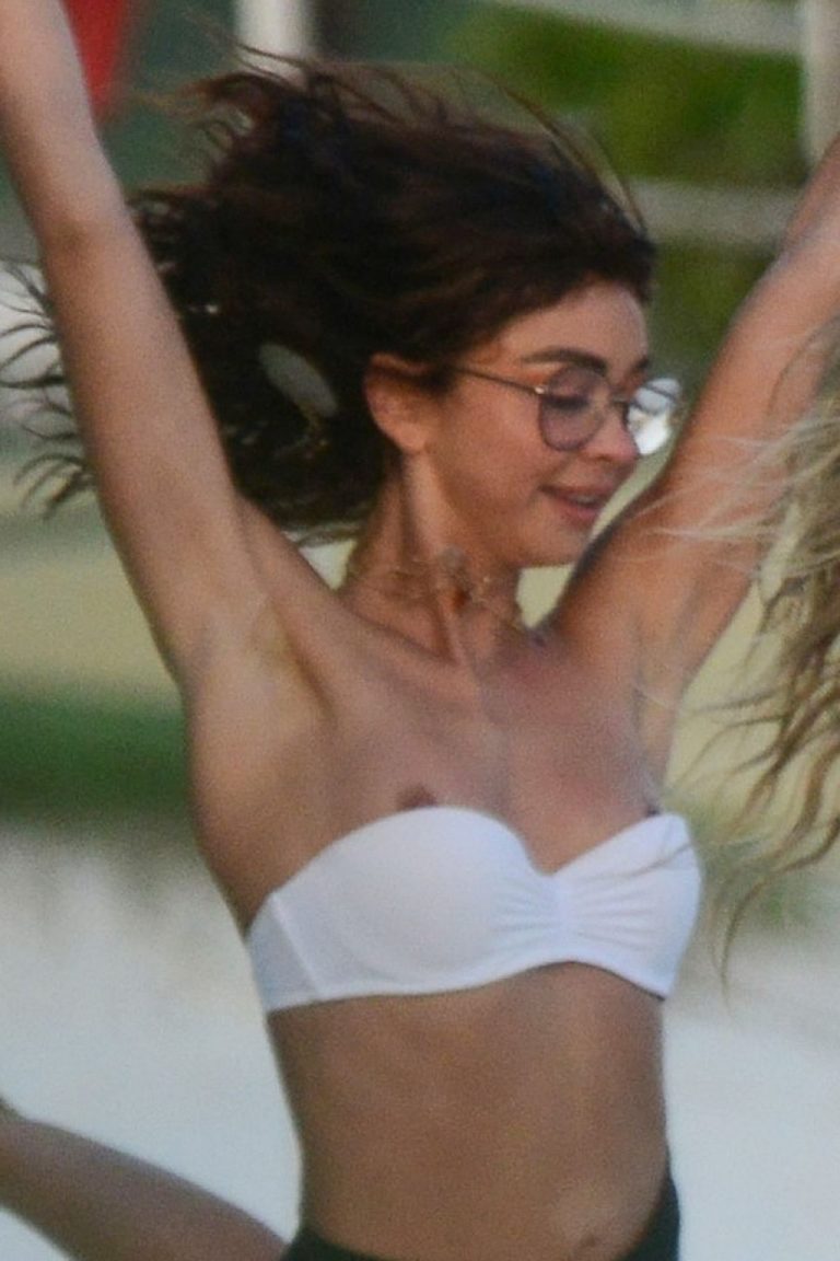 Sarah Hyland Nip Slip Photos The Fappening Frappening