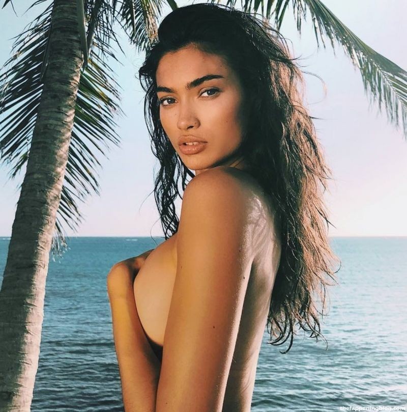 Kelly gale topless