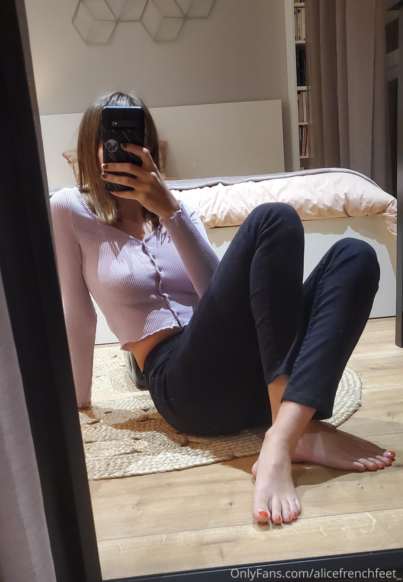 alice.frenchfeet / alicefrenchfeet Nude OnlyFans Leaks 32