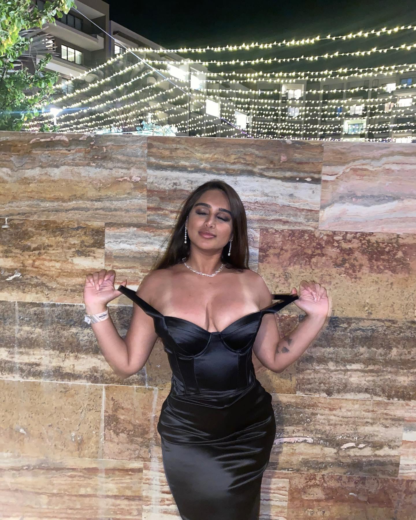 therealmeghnaa Nude OnlyFans Leaks 3