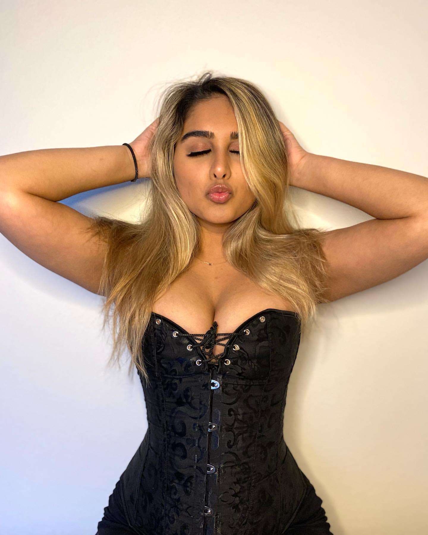 therealmeghnaa Nude OnlyFans Leaks 20