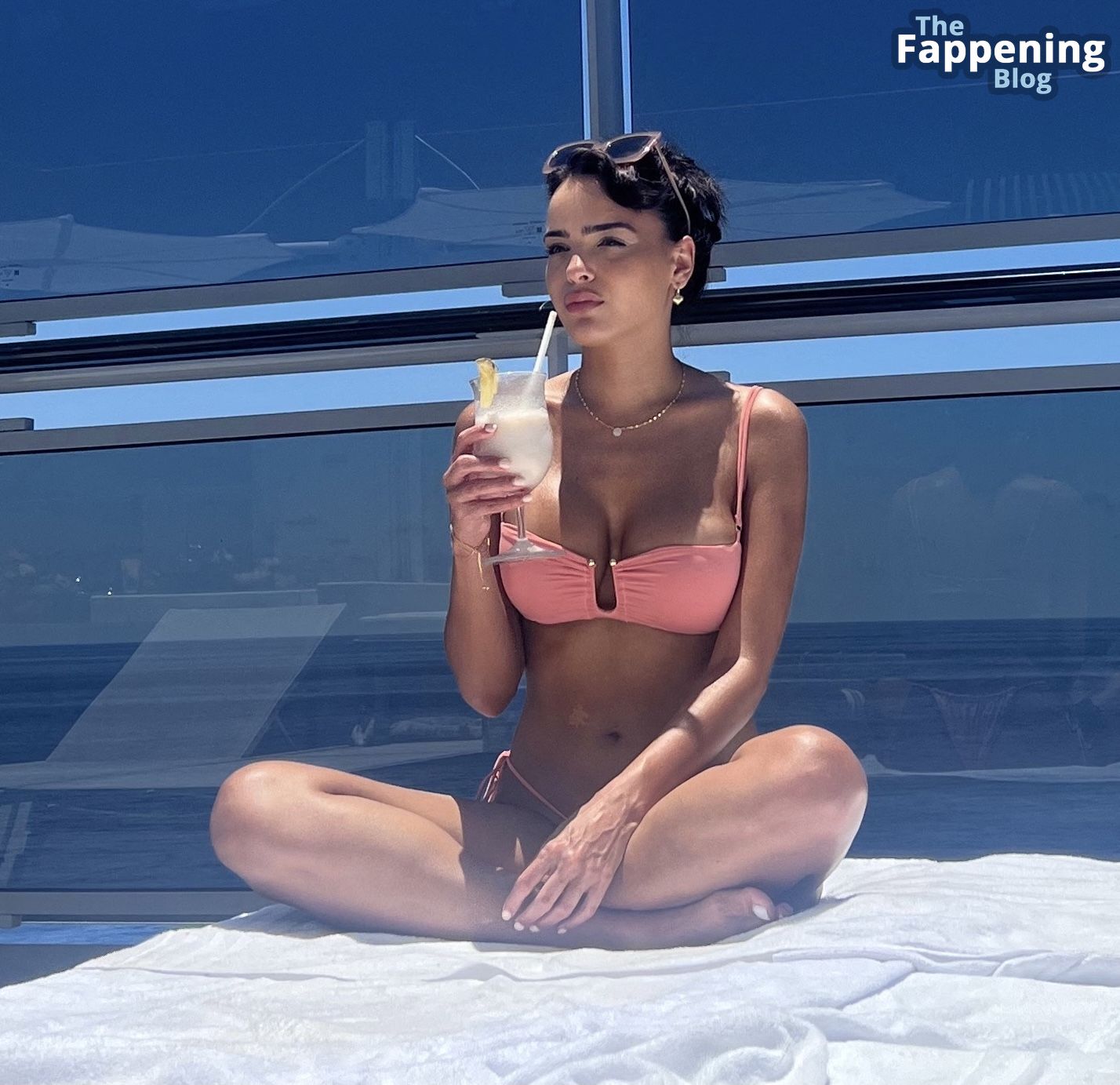 Iskra Arabella Lawrence X Videos - Lisa Ramos Shows Off Her Sexy Bikini Body as She Lays Out in Miami (13  Photos) â€“ ( Í¡Â° ÍœÊ– Í¡Â°) |The Fappening | Frappening