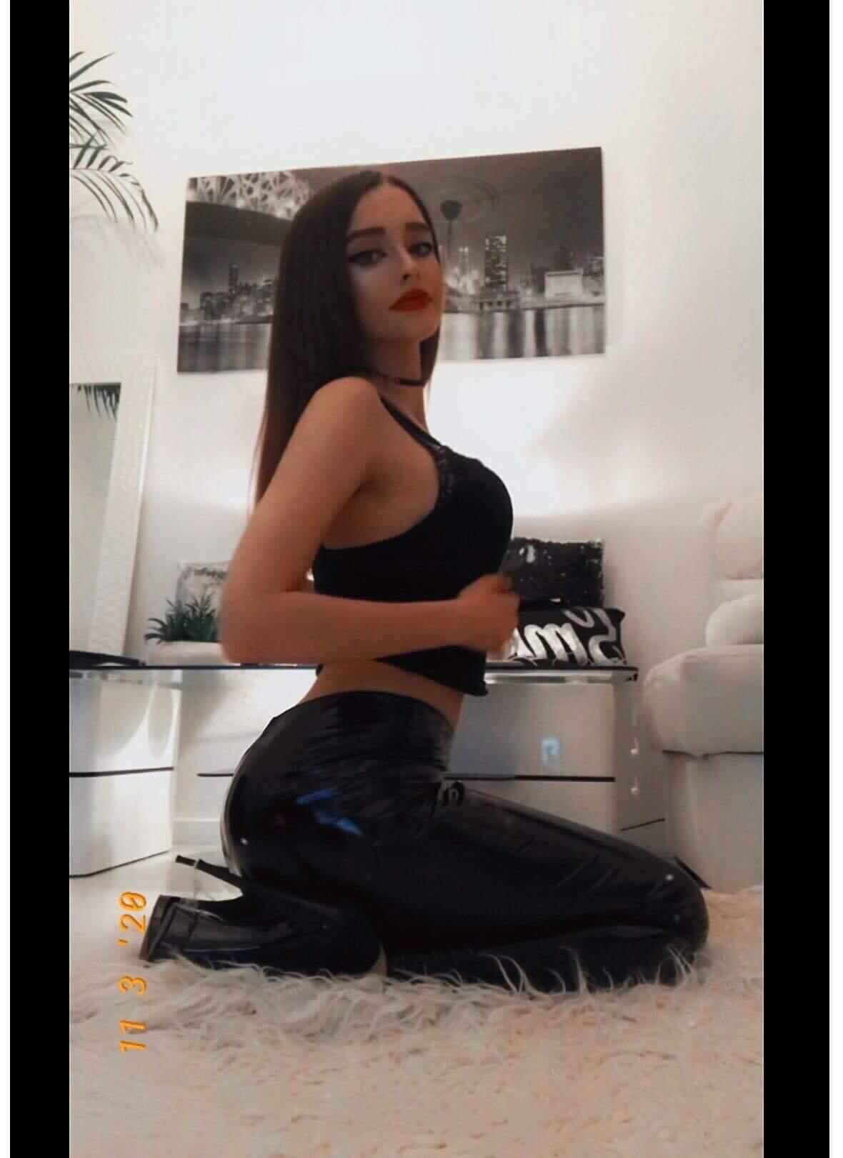 olivka648 / olivka_flower Nude OnlyFans Leaks 15