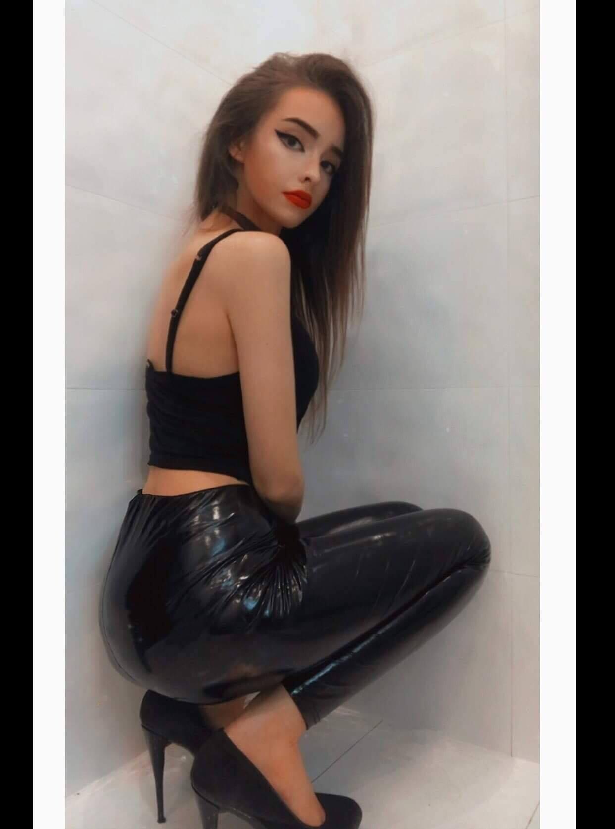 olivka648 / olivka_flower Nude OnlyFans Leaks 17