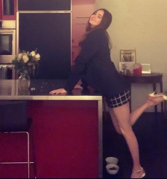 Karen Gillan Nude Leaks OnlyFans Photo 24