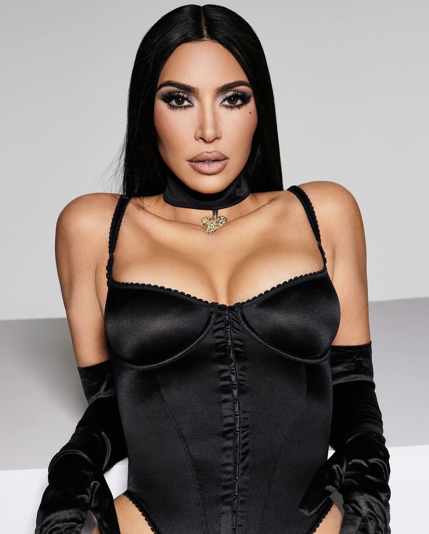 Kim Kardashian / kimkadarshian Nude OnlyFans Leaks 5