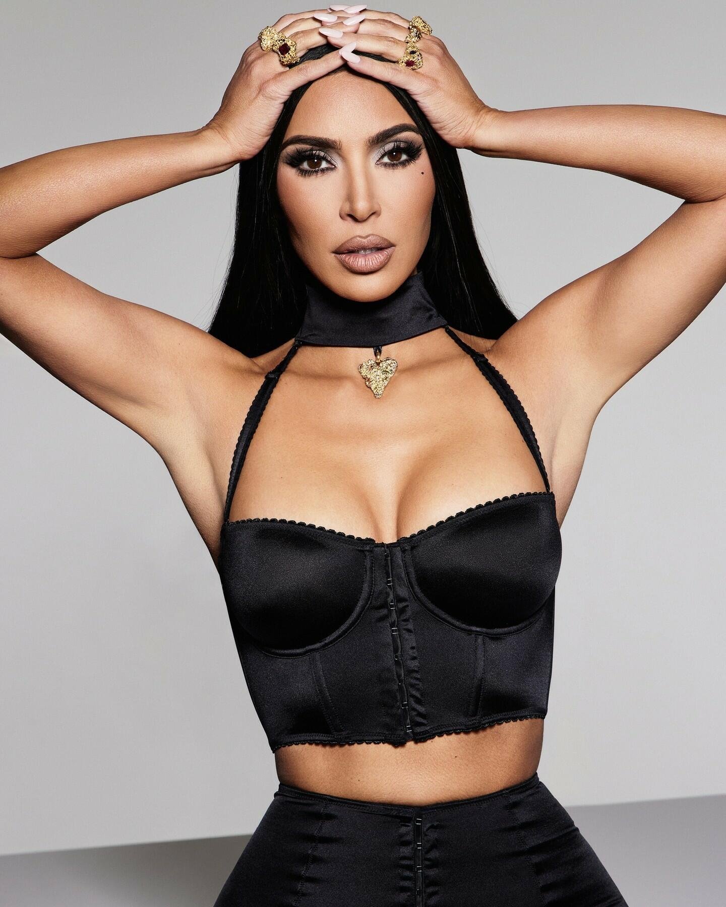 Kim Kardashian / kimkadarshian Nude OnlyFans Leaks 10