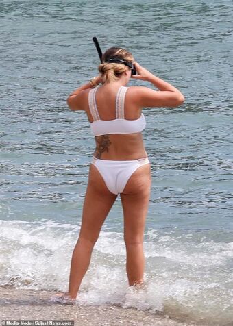 Charlotte Crosby Nude Leaks OnlyFans Photo 14