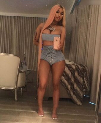 Nicki-minaj Nude Leaks OnlyFans Photo 152