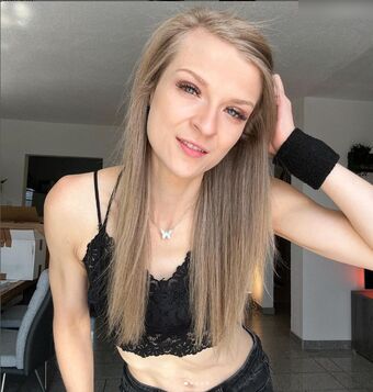 Sintica Nude Leaks OnlyFans Photo 25