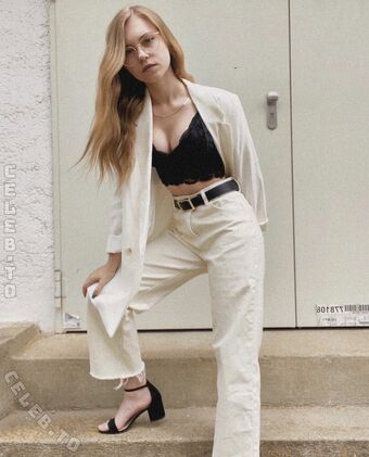 Anna Kauer Nude Leaks OnlyFans Photo 261