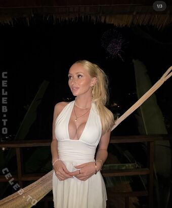 Annika Gruber Nude Leaks OnlyFans Photo 9