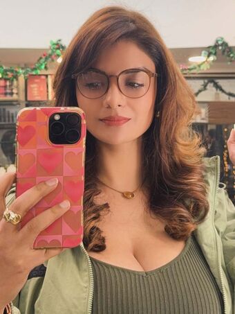 Anveshi Jain Nude Leaks OnlyFans Photo 143