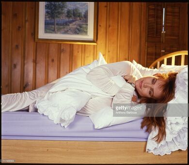 Belinda Carlisle Nude Leaks OnlyFans Photo 37