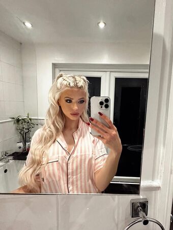 Danielle Harold Nude Leaks OnlyFans Photo 59