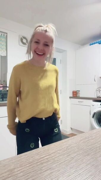 SmileyDani158 Nude Leaks OnlyFans Photo 452