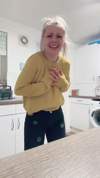 SmileyDani158 Nude Leaks OnlyFans Photo 453