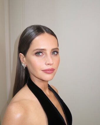 Felicity-jones Nude Leaks OnlyFans Photo 79