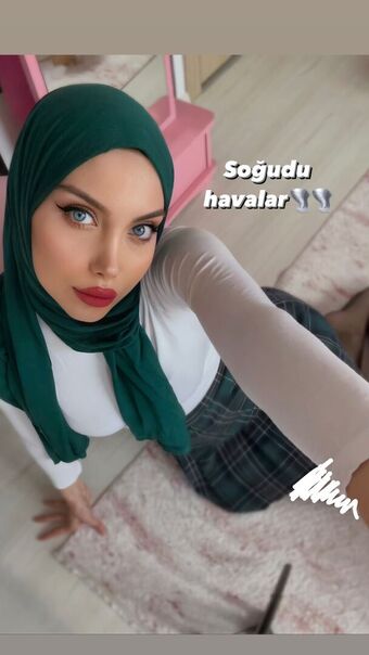 sariikubraa Nude Leaks OnlyFans Photo 18