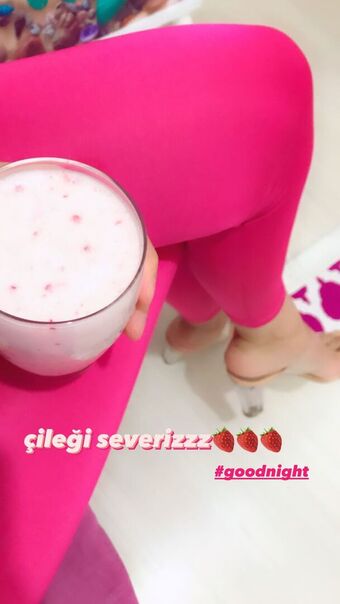 sariikubraa Nude Leaks OnlyFans Photo 16