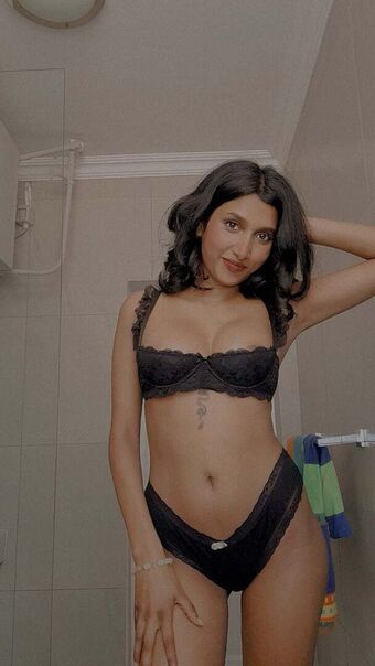 Indian Girls Nude Leaks OnlyFans Photo 87