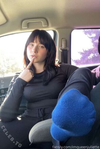 Julie Queen Nude Leaks OnlyFans Photo 1