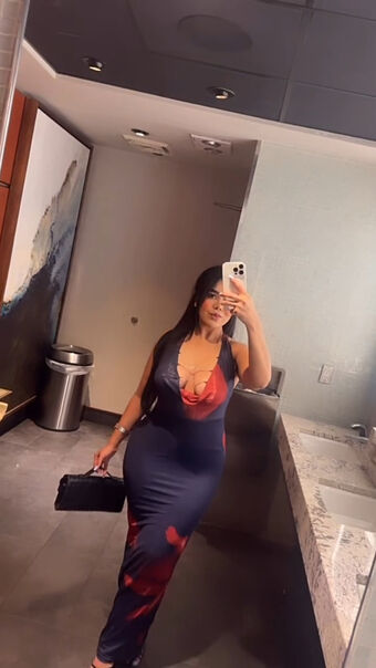 Lau Guzman Nude Leaks OnlyFans Photo 6