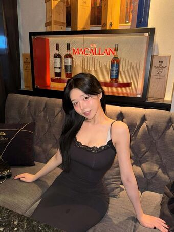 Lee Yeon Woo Nude Leaks OnlyFans Photo 32