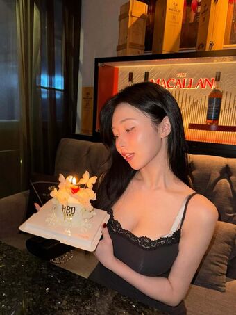 Lee Yeon Woo Nude Leaks OnlyFans Photo 30