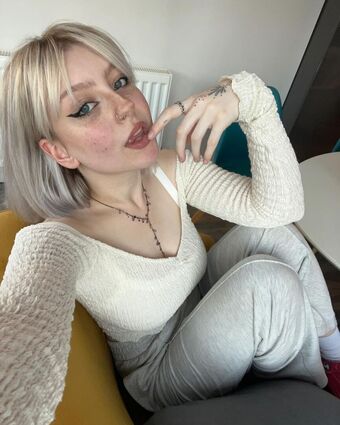 m.ae.3 Nude Leaks OnlyFans Photo 74