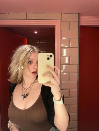 m.ae.3 Nude Leaks OnlyFans Photo 86