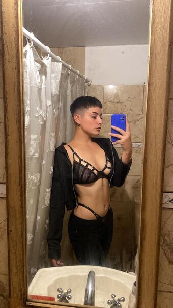 nikkiiikirilenka Nude Leaks OnlyFans Photo 1