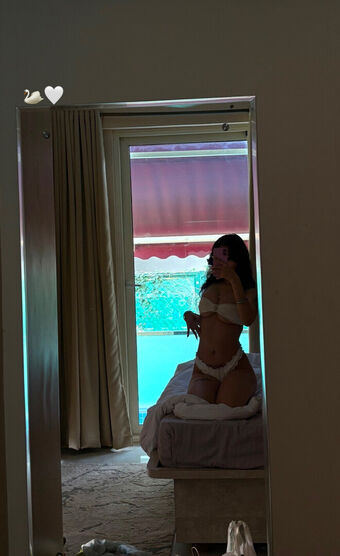 shradhaa.2110 Nude Leaks OnlyFans Photo 1