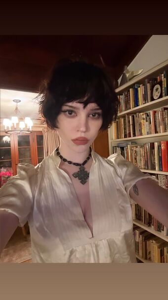 Sophie Thatcher Nude Leaks OnlyFans Photo 298