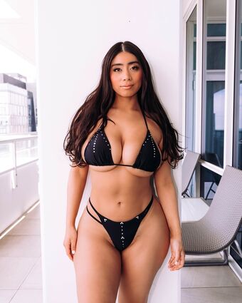 Violet Myers Nude Leaks OnlyFans Photo 96