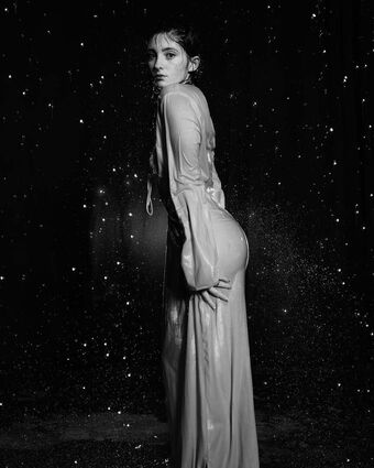 Willow Shields Nude Leaks OnlyFans Photo 190