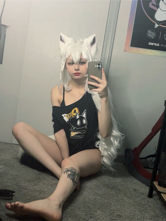 xenluvsmiku Nude Leaks OnlyFans Photo 3