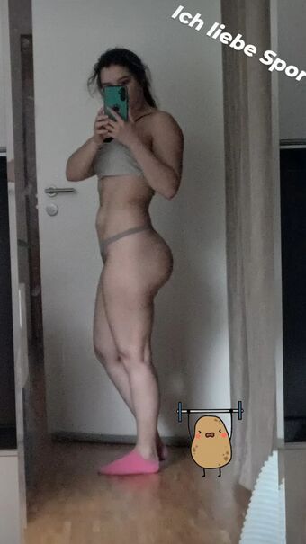 Yasemin Nude Leaks OnlyFans Photo 9