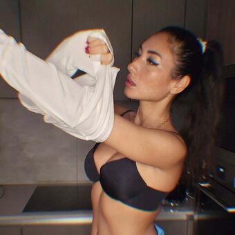 ZaraOnDemand Nude Leaks OnlyFans Photo 110