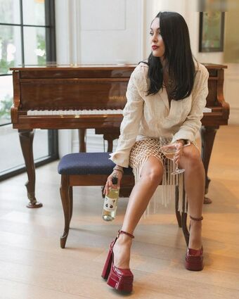 Brie Bella Nude Leaks OnlyFans Photo 9