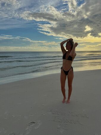 Emwallbank Nude Leaks OnlyFans Photo 9