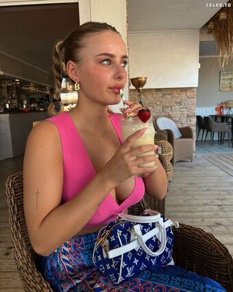 eyFreundin Nude Leaks OnlyFans Photo 126