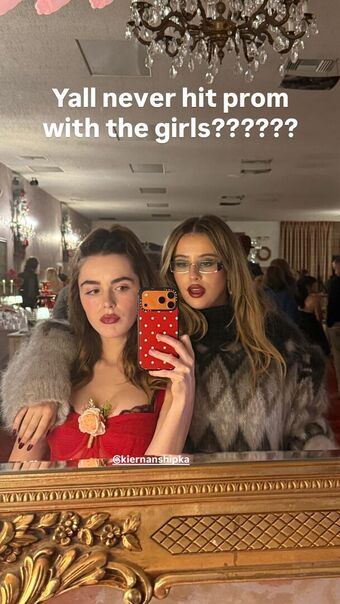 Kiernan-shipka Nude Leaks OnlyFans Photo 915