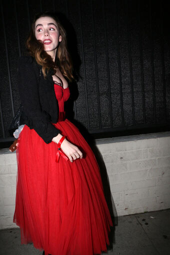 Kiernan-shipka Nude Leaks OnlyFans Photo 917