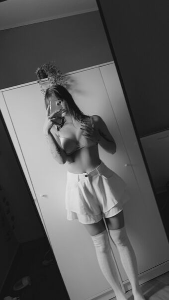 Lil Lau Nude Leaks OnlyFans Photo 7