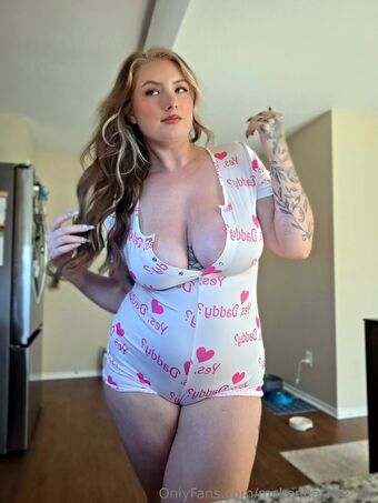 McKenna Rae  (pawgdownthestreet121) Nude Leaks OnlyFans Photo 14