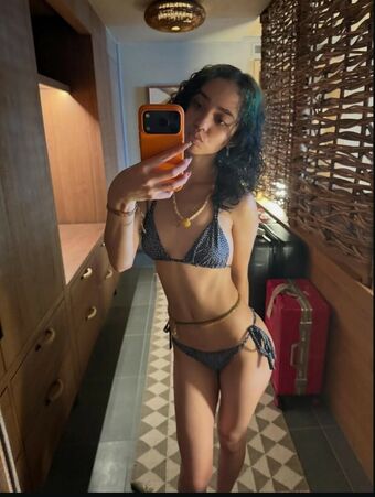 prettyluhhangie Nude Leaks OnlyFans Photo 1