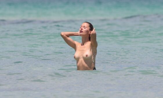 Victoriabonya Nude Leaks OnlyFans Photo 4